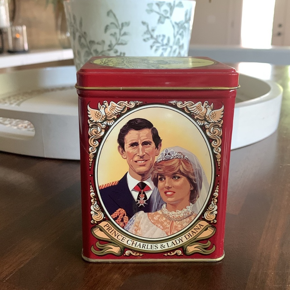 Commemorative Princess Diana and Prince Charles Tea Tin